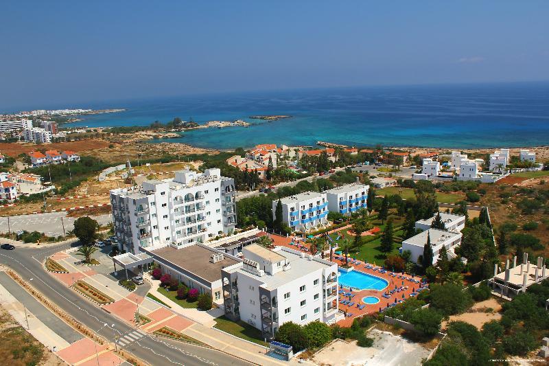 Paramount Hotel Apartments Protaras Exterior foto