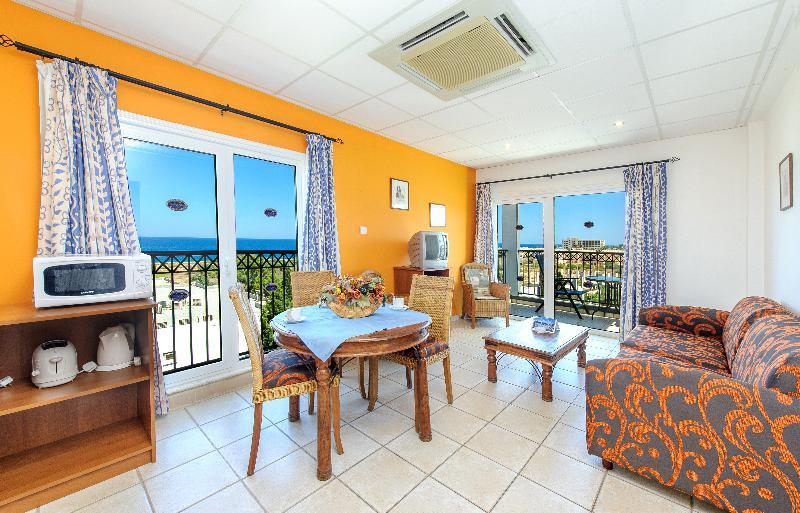 Paramount Hotel Apartments Protaras Exterior foto
